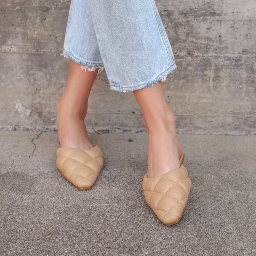 Light Nude quilted mules